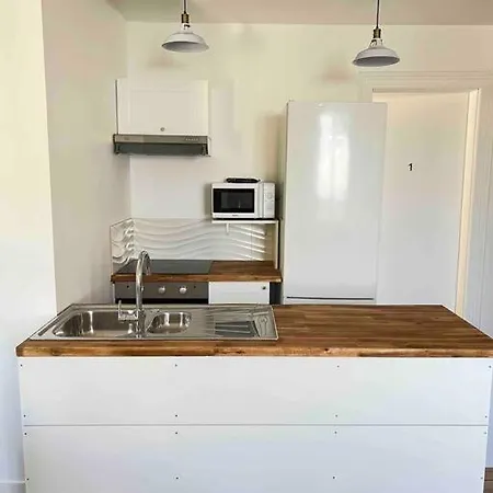 Appartement Lumineux: Central City Elegance with 3 Bedrooms Troyes Exterior photo