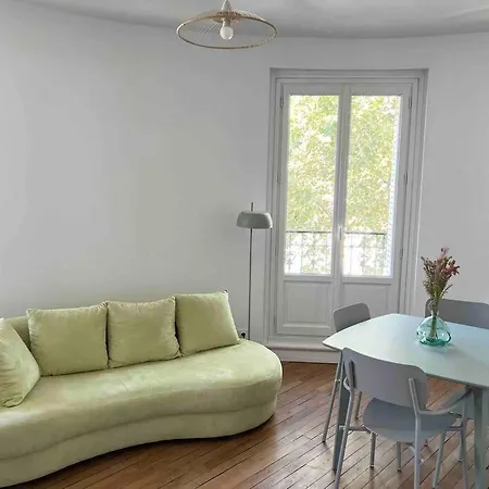 Appartement Lumineux: Central City Elegance with 3 Bedrooms Troyes Exterior photo