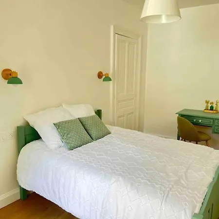 Appartement Lumineux: Central City Elegance with 3 Bedrooms Troyes Exterior photo