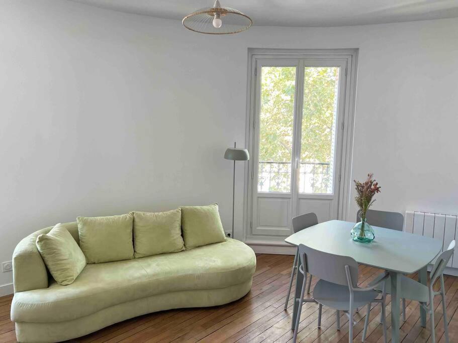 Lumineux: Elegance With 3 Bedrooms